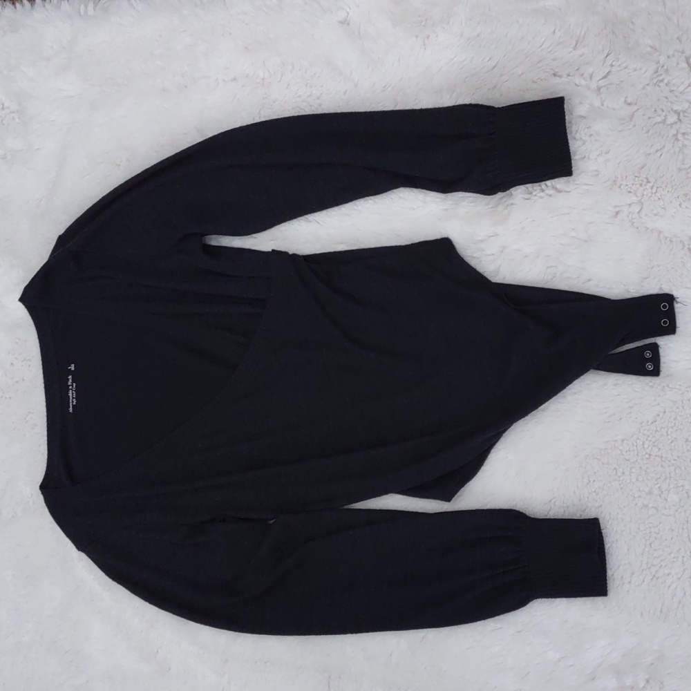 ABERCROMBIE & FITCH TOP. - Picture 9 of 11